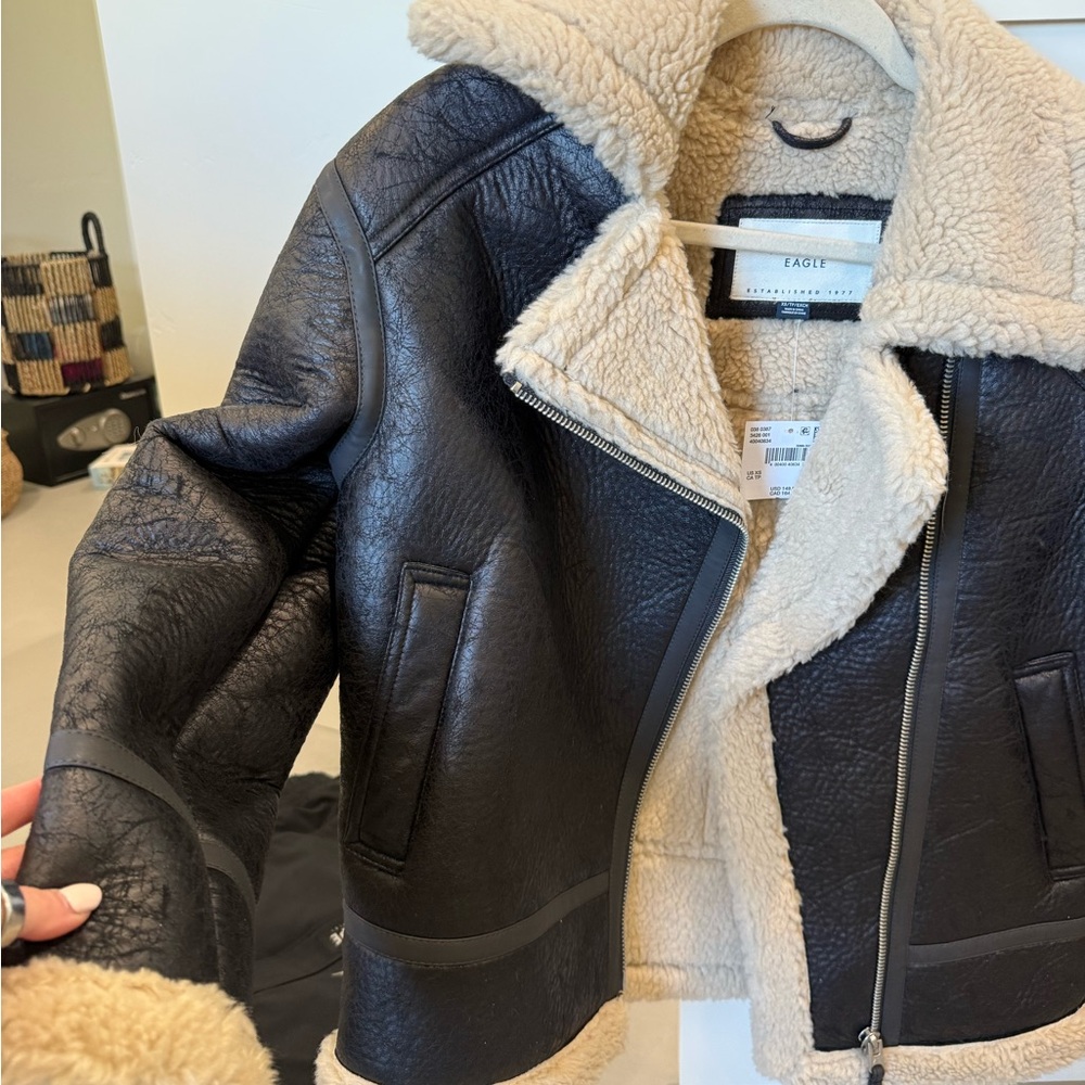 American Eagle Outfitters Black and Cream Teddy Jacket